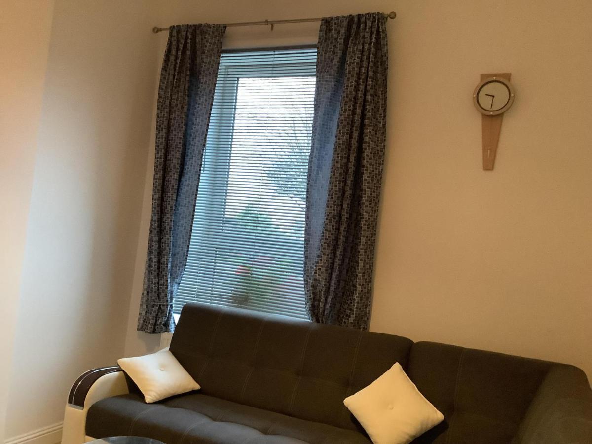 Ground Floor Apartment With Garden Glasgow Kültér fotó