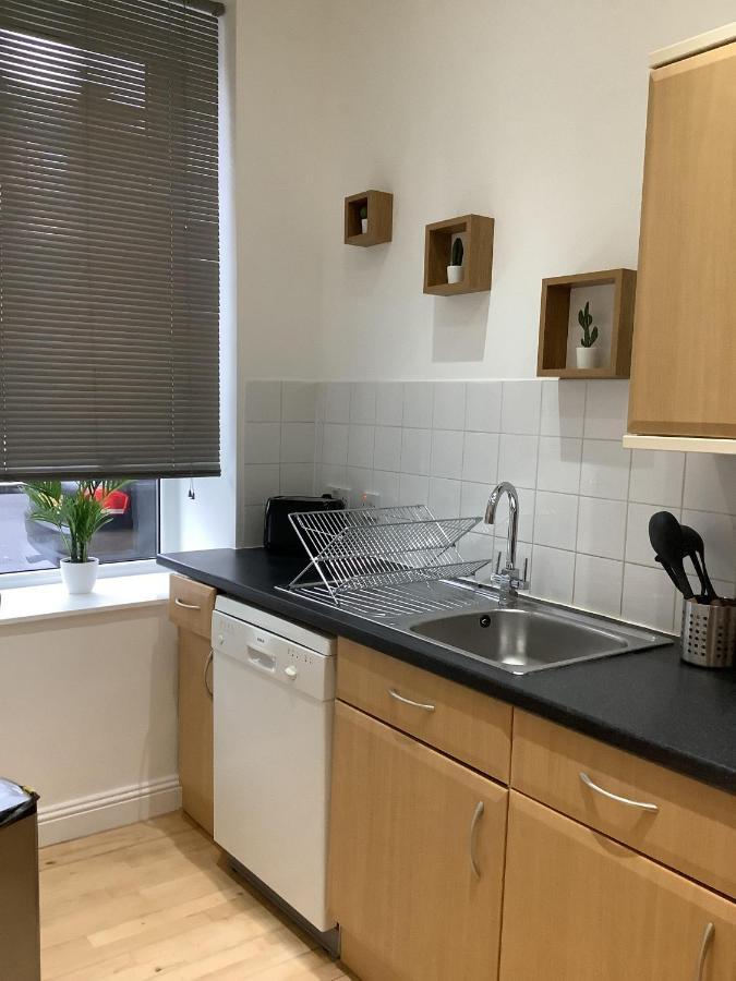 Ground Floor Apartment With Garden Glasgow Kültér fotó