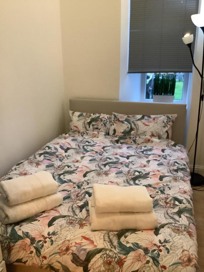 Ground Floor Apartment With Garden Glasgow Kültér fotó