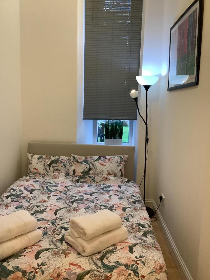 Ground Floor Apartment With Garden Glasgow Kültér fotó