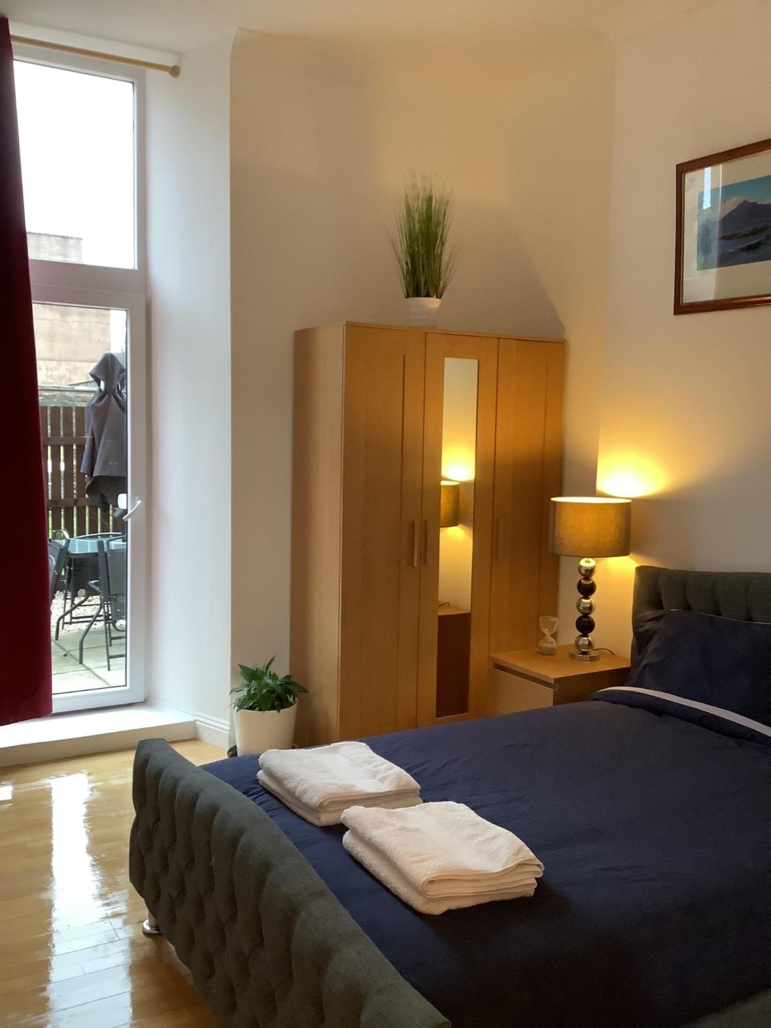 Ground Floor Apartment With Garden Glasgow Kültér fotó